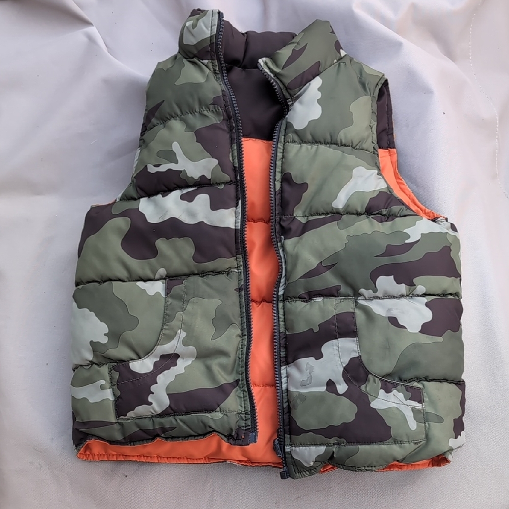 Source Unknown Kids Camouflage Puffer Vest with Orange Lining
